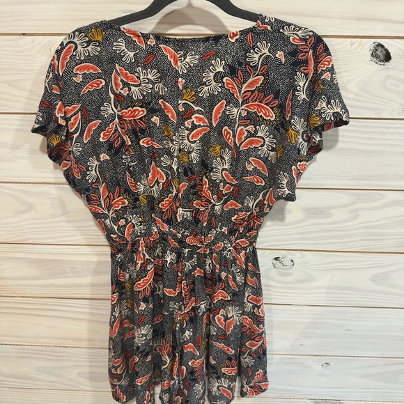 Lulu's Red and Navy Flowy Romper - Picture 6 of 9